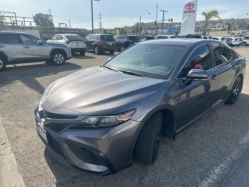 2022 Toyota Camry SE