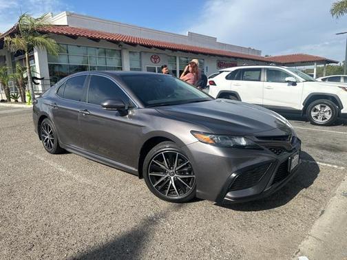 2022 Toyota Camry SE