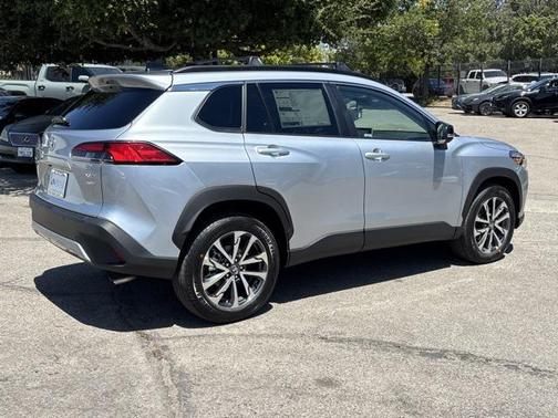 2025 Toyota Corolla Cross XLE