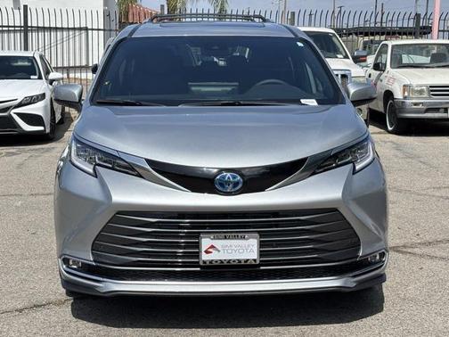 2025 Toyota Sienna Limited 7-Passenger