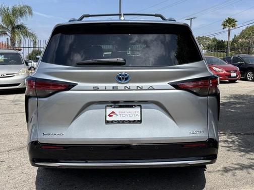 2025 Toyota Sienna Limited 7-Passenger