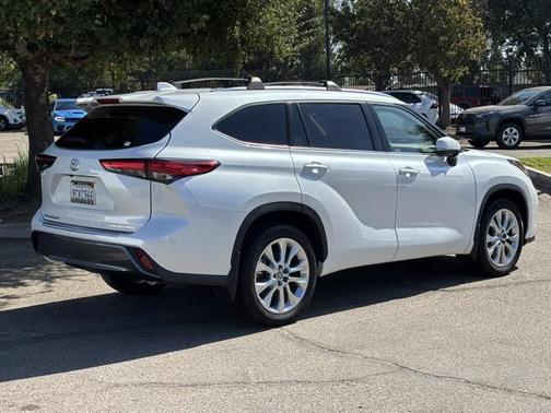 2022 Toyota Highlander Limited