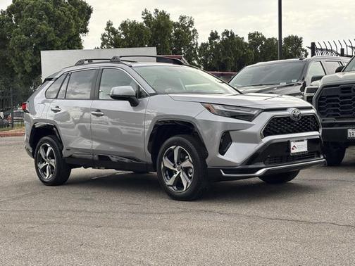 2025 Toyota RAV4 Hybrid SE