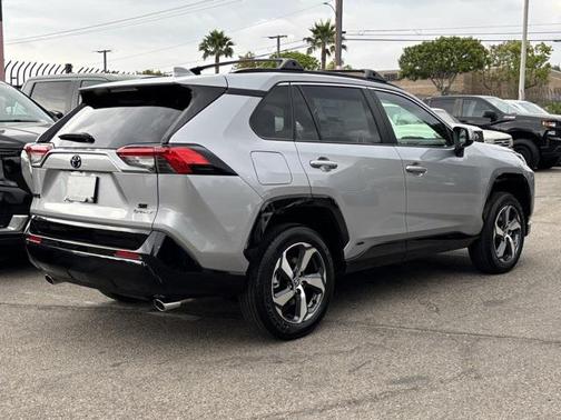 2025 Toyota RAV4 Hybrid SE