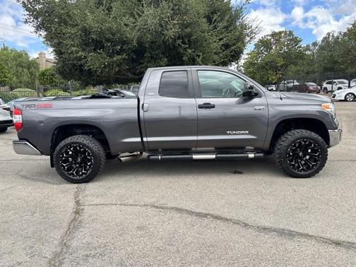 2017 Toyota Tundra SR5