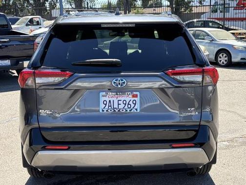 2022 Toyota RAV4 Hybrid SE