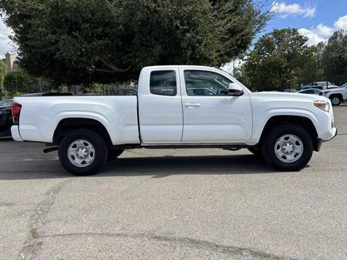 2018 Toyota Tacoma SR