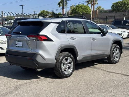 2025 Toyota RAV4 Hybrid LE