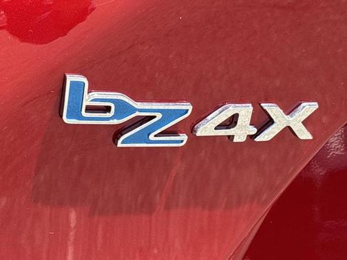 2025 Toyota bZ4X XLE