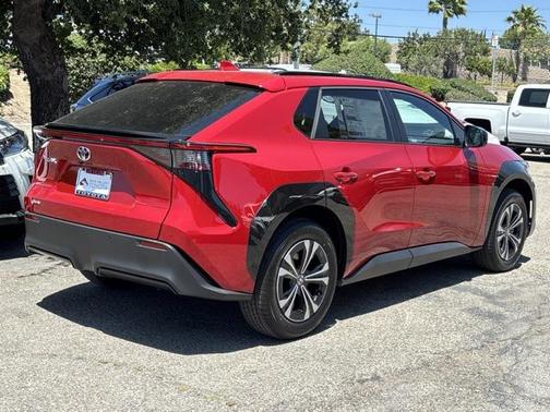 2025 Toyota bZ4X XLE