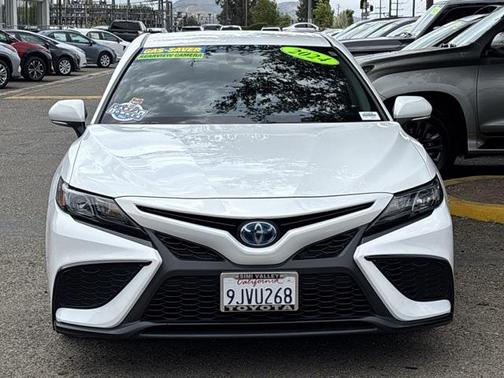 2024 Toyota Camry Hybrid SE