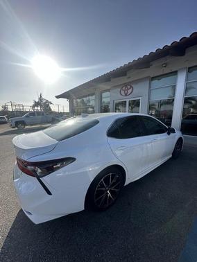 2024 Toyota Camry Hybrid SE