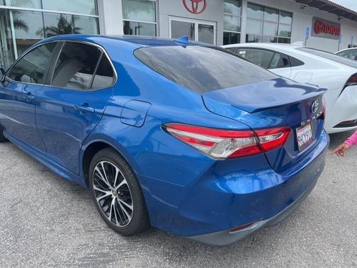2019 Toyota Camry SE