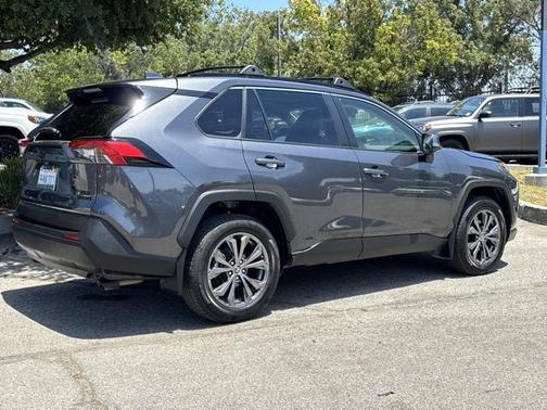 2023 Toyota RAV4 Hybrid XLE Premium