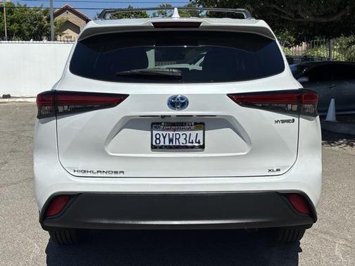 2022 Toyota Highlander Hybrid XLE