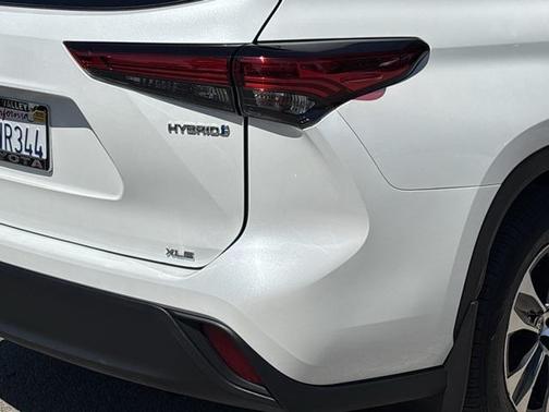 2022 Toyota Highlander Hybrid XLE