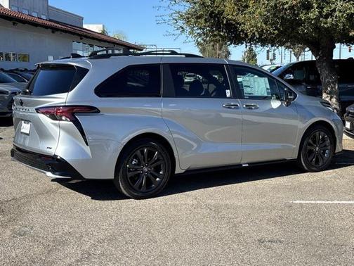 2025 Toyota Sienna XSE 7 Passenger