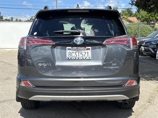 2018 Toyota RAV4 Hybrid SE