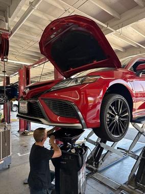 2022 Toyota Camry Hybrid SE