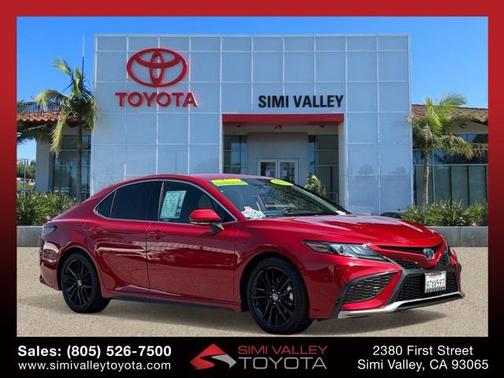 2022 Toyota Camry Hybrid SE