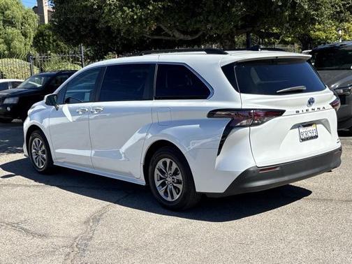 2023 Toyota Sienna XLE 7 Passenger