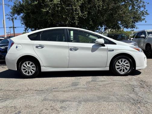 2014 Toyota Prius Plug-in Base