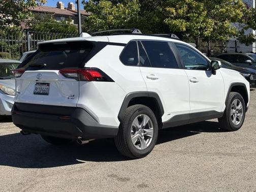 2025 Toyota RAV4 Hybrid XLE