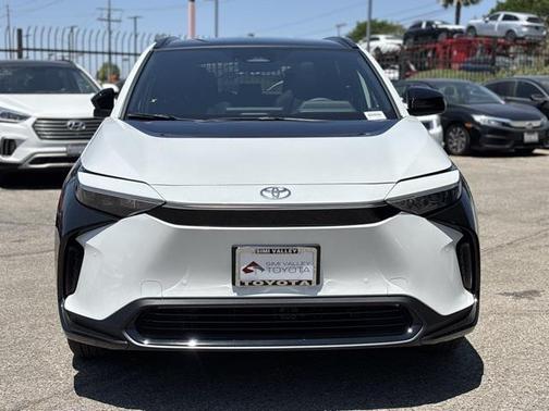 2025 Toyota bZ4X XLE