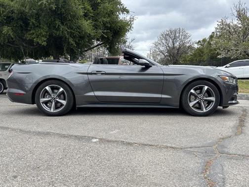 2017 Ford Mustang V6