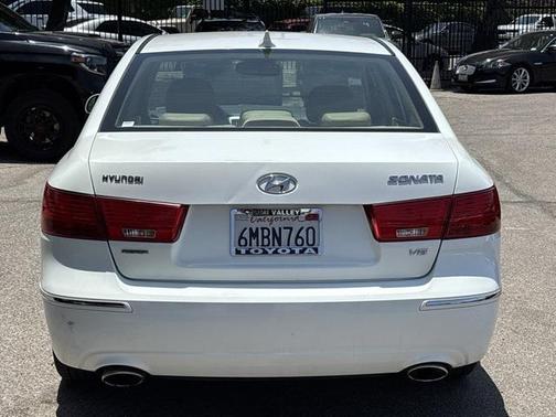 2010 Hyundai SONATA Limited