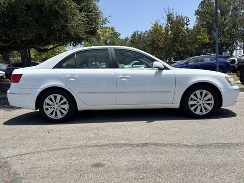 2010 Hyundai SONATA Limited