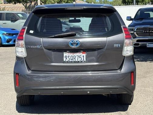 2017 Toyota Prius v Four