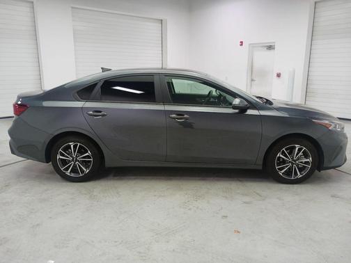 Gravity Gray 2022 Kia Forte LXS