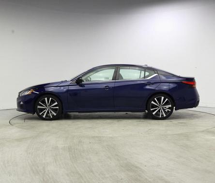 Deep Blue Pearl 2022 Nissan Altima SR FWD