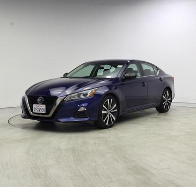 Deep Blue Pearl 2022 Nissan Altima SR FWD
