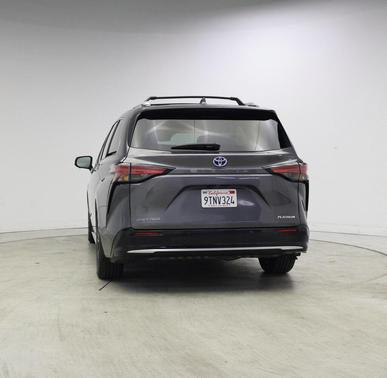 Magnetic Gray Metallic 2025 Toyota Sienna Platinum