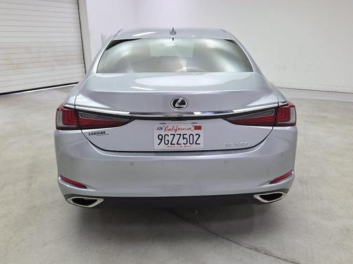 Iridium 2023 Lexus ES 350 Base