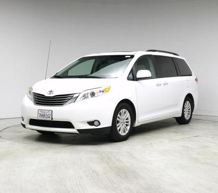 2014 Toyota Sienna XLE