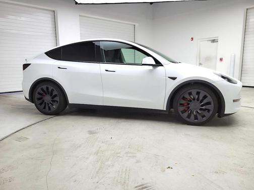 2022 Tesla Model Y Performance Dual Motor All-Wheel Drive