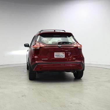 2022 Nissan Kicks SR