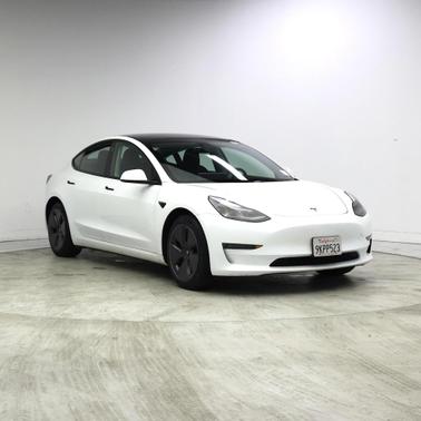 Pearl White Multi-Coat 2023 Tesla Model 3 Standard Range