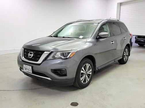 2017 Nissan Pathfinder S