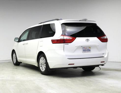 2017 Toyota Sienna XLE Premium
