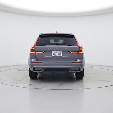 2024 Volvo XC60 B5 Core Dark Theme