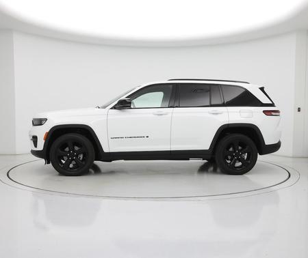 Bright White Clearcoat 2023 Jeep Grand Cherokee Altitude