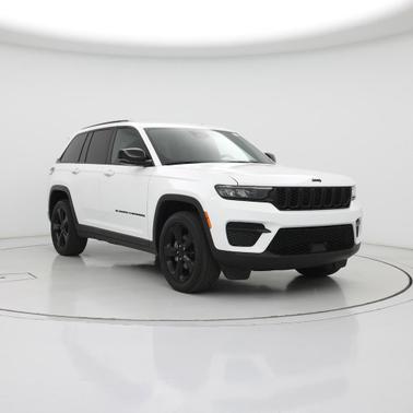 Bright White Clearcoat 2023 Jeep Grand Cherokee Altitude