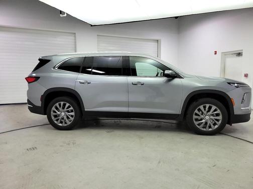 2025 Buick Enclave Preferred FWD