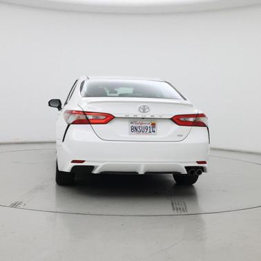 Super White 2018 Toyota Camry SE