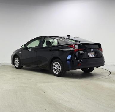 2022 Toyota Prius LE