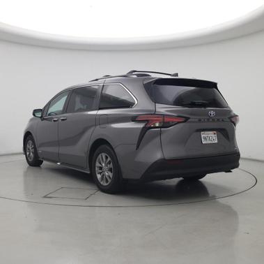 2021 Toyota Sienna XLE 7 Passenger